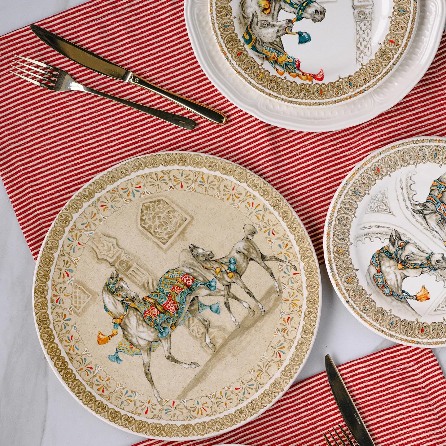 Wind horses Cake plate (Ø 30cm)