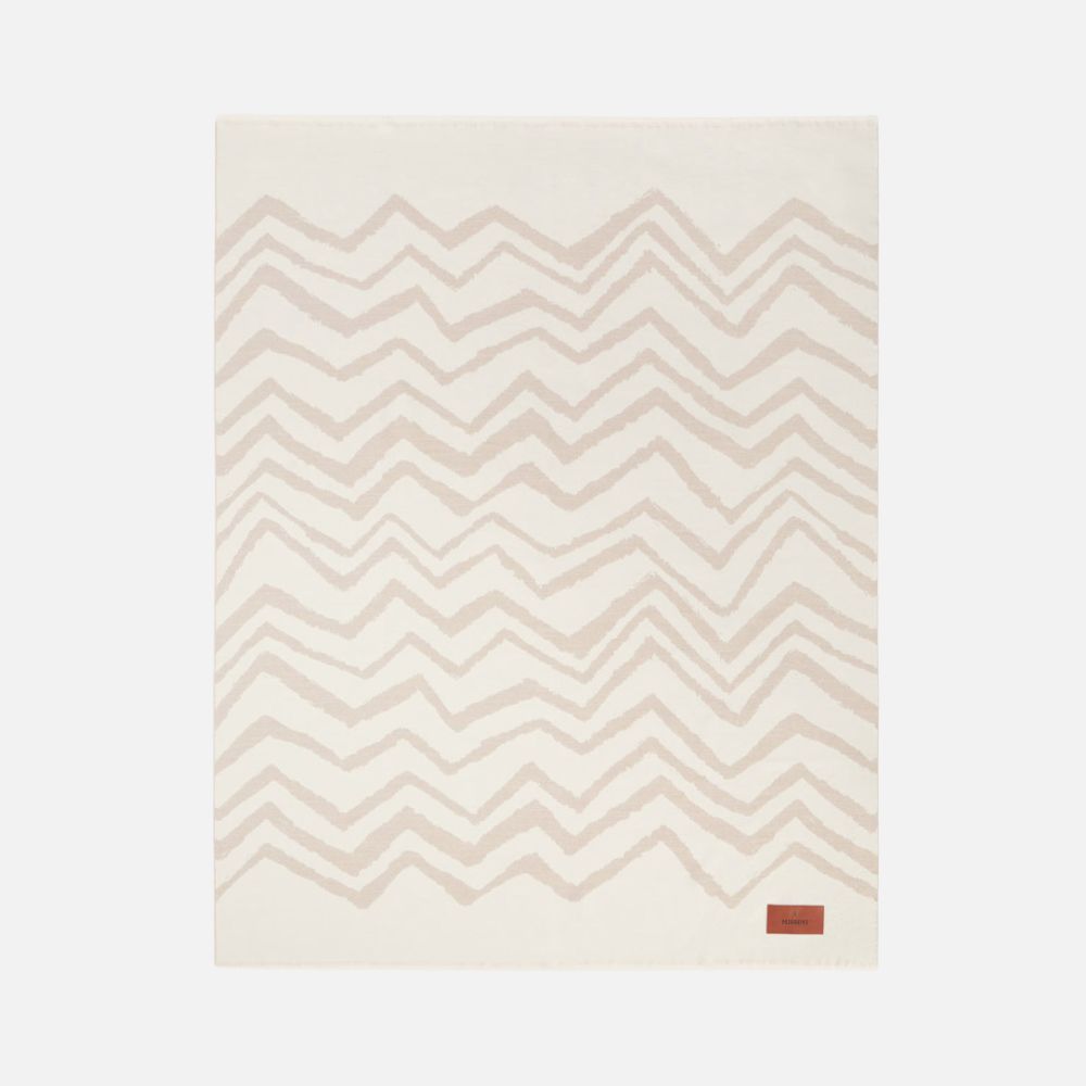 Graffiti Plaid in virgin wool 135x180 cm with chevron pattern