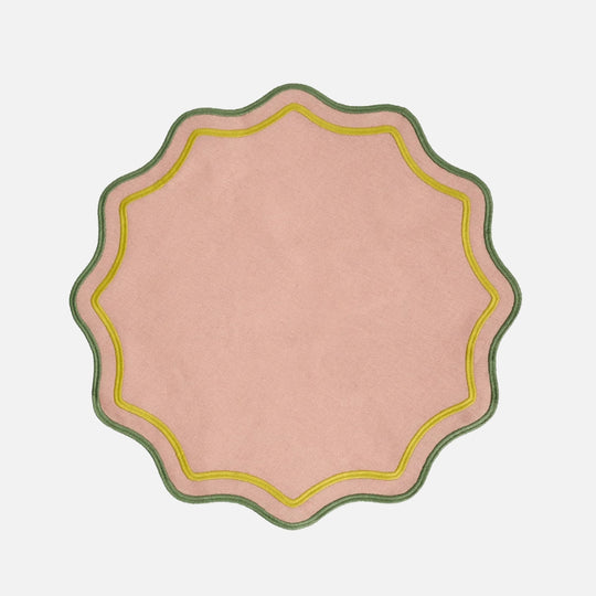 Set 2 scalloped placemats