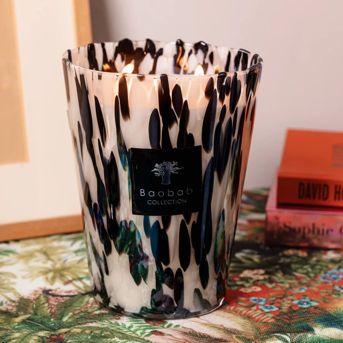 Pearls Black 4-Wick Scented Candle, 1.1kg