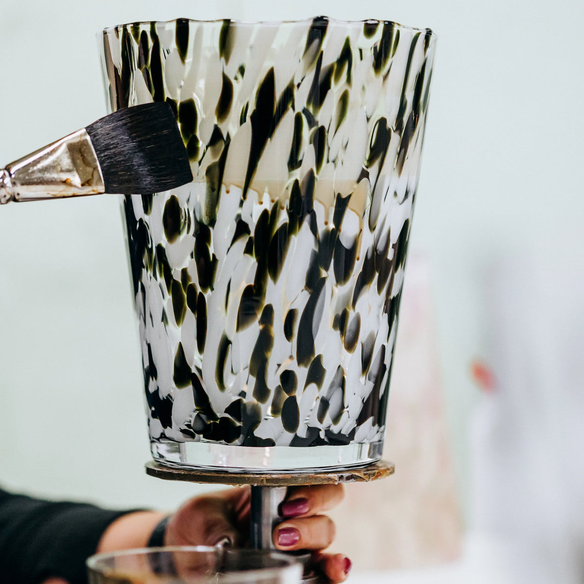 Baobab Collection Pearls Black 5-wick scented candle in mouth-blown glass, 3kg, styled in a room setting (2)