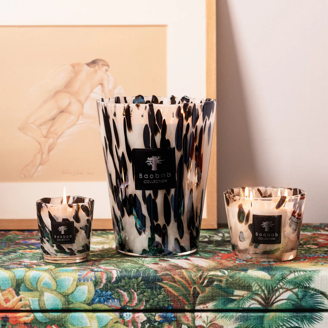 Baobab Collection Pearls Black 7-wick scented candle in mouth-blown glass, 6.5kg, styled in a room setting (2)