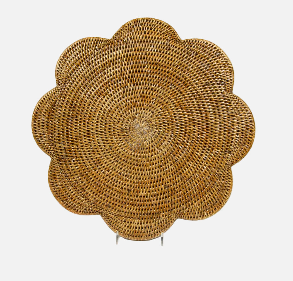 Rattan Scalloped Round Placemat in Natural - 1 Placemat
