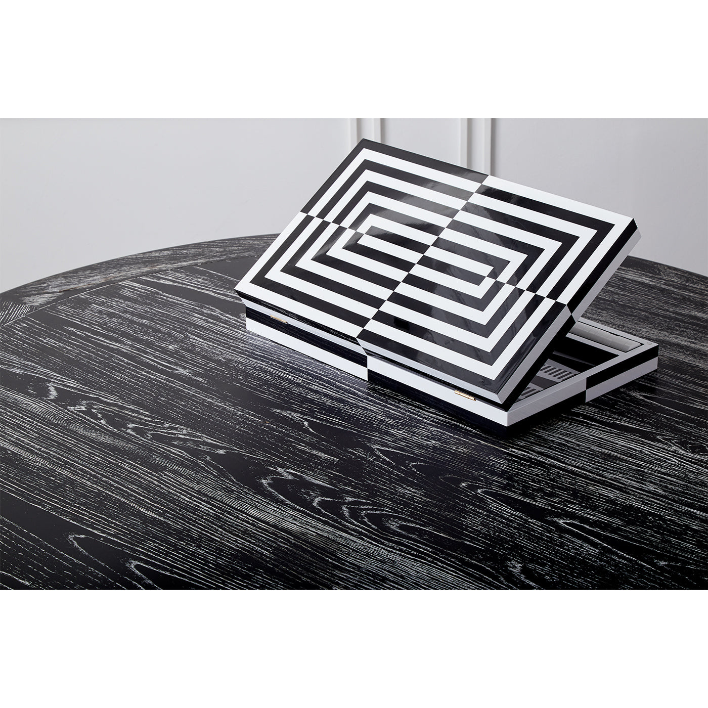 Op Art Backgammon Set - Black & White Lacquer Game Box